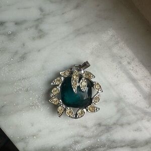 Vintage emerald necklace